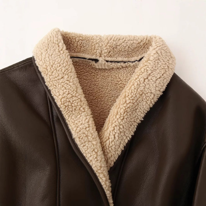 Transitional jacket for women with a wide collar and a warming fleece lining Lune London