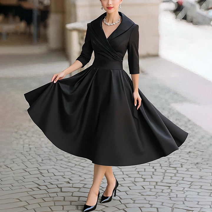 Robe midi pour femme avec un élégant décolleté en wrap et fronces Chic & Stil