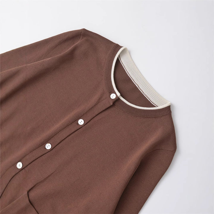 Ladies Comfortable Knit Jacket with Chic Pockets and Style