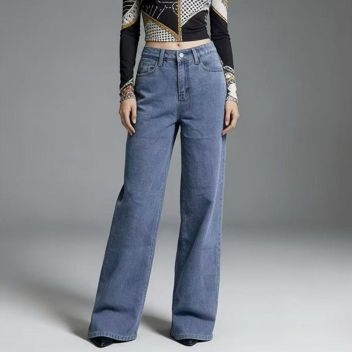 Women Wide High-Waist Jeans with classic cut and frayed hems Lune London