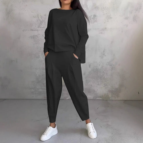 Women Comfortable leisure set with loose fit and pockets Lune London