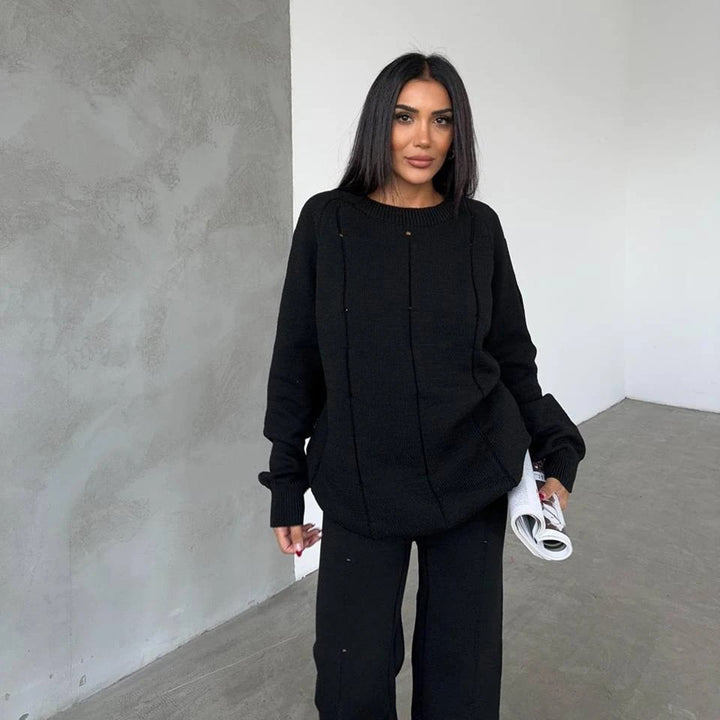 Comfortable knitted set for women with a modern cut and discreet accents Lune London