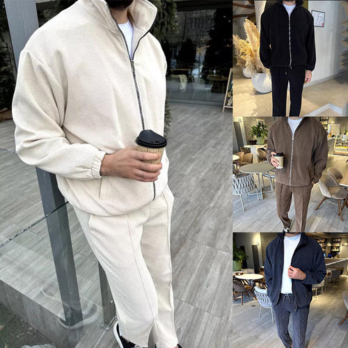 Leisure suit for men in soft corded material with great breathability and a convenient zipper Lune London