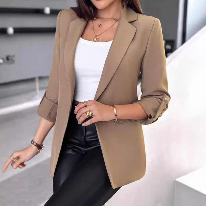 Trendy women's blazer with rolled-up sleeves and practical pockets Lune London