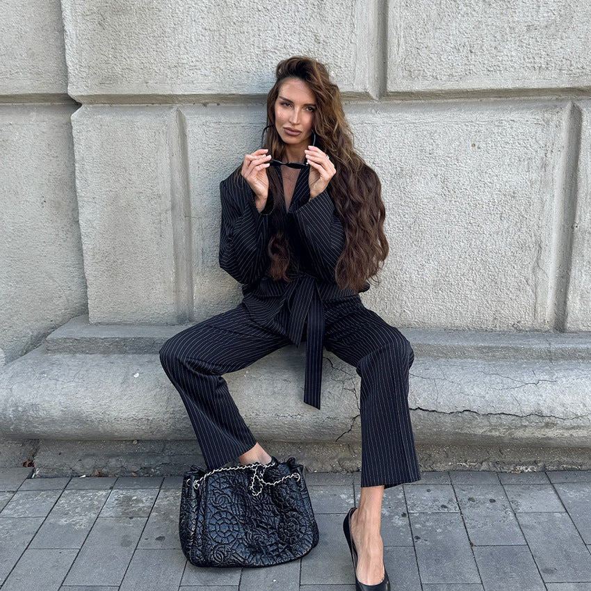 Women’s jacket with tailored fit and tie belt Lune London