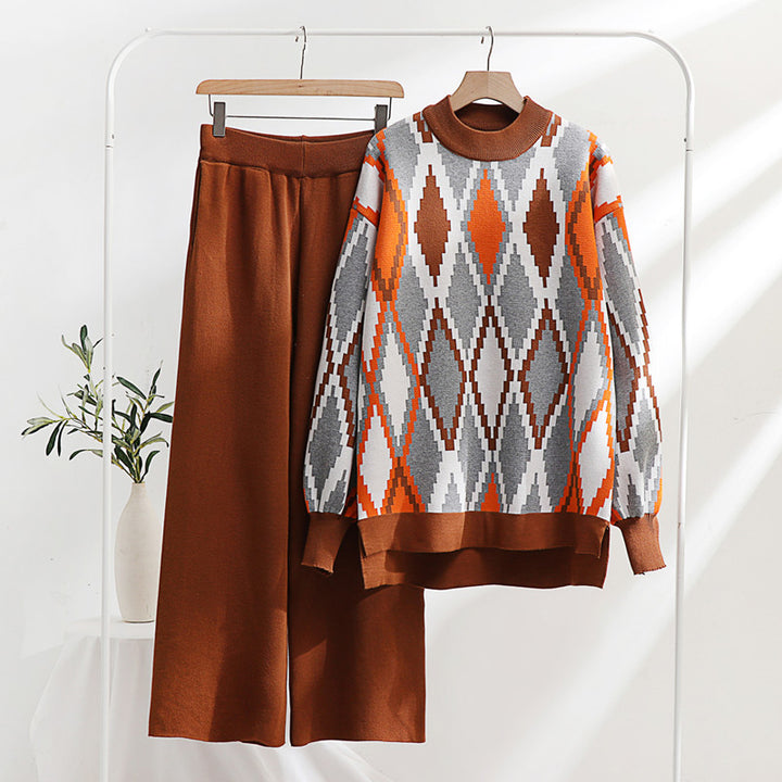 Trendy knit loungewear set for women with geometric pattern and loose fit Lune London