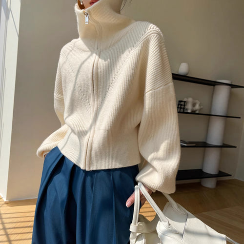 Pull femme en maille épaisse avec col montant et coupe décontractée Chic & Stil