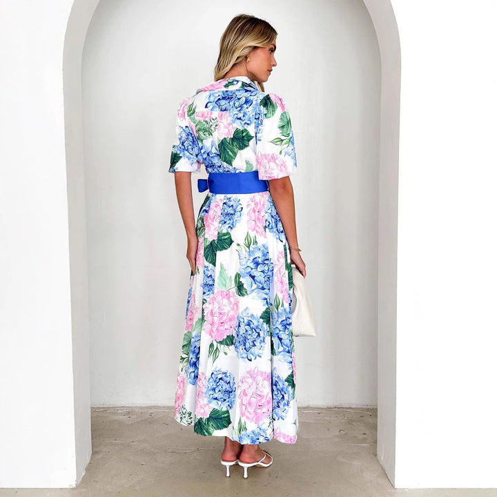 Maxi floral dress for women with a fitted belt at the waist and soft fabric Chic & Stil