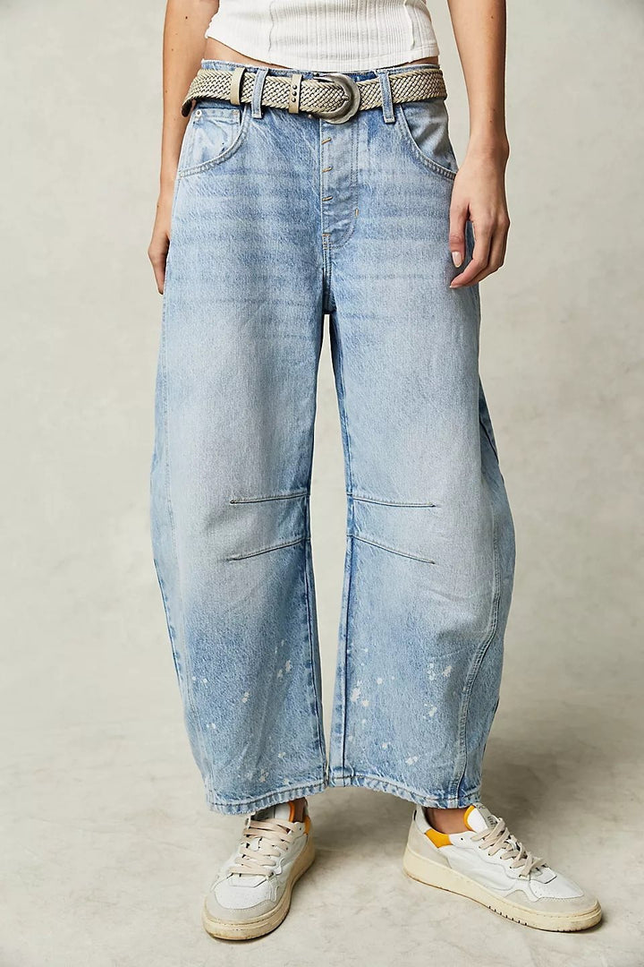 Comfortable and casual jeans for women with a loose fit Lune London