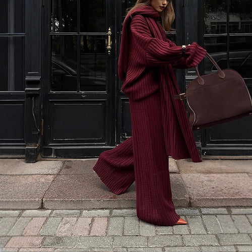 Women knit outfit with wide legs and oversized top Lune London