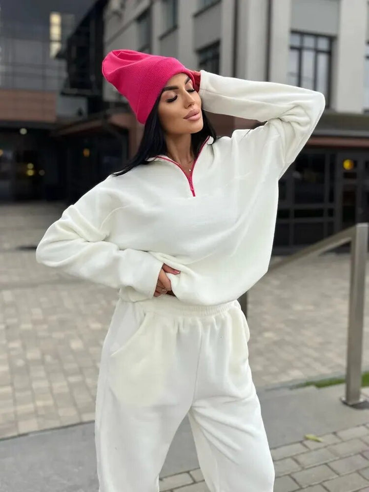 Women's cozy fleece loungewear set with half-zip and elastic waistband Lune London