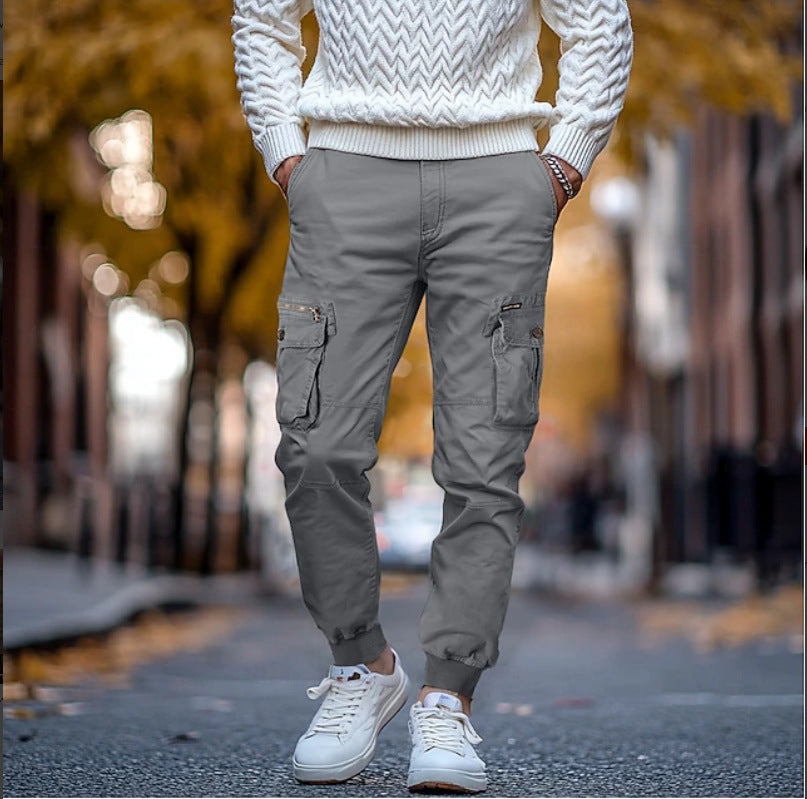 Men's cargo pants with multiple pockets and flexible fit Lune London