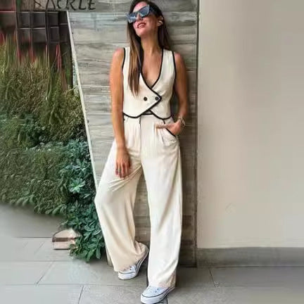 Elegant wide pants for women with side pockets and chic belt details