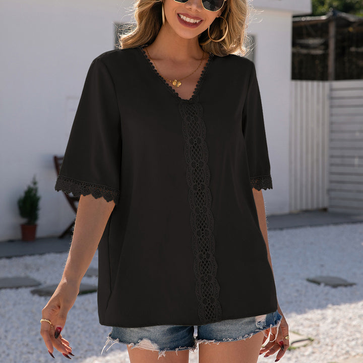 Elegant women's blouse with lace and V-neck Lune London