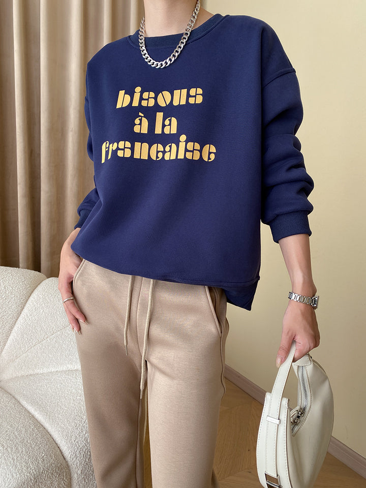 Ladies casual sweatshirt with creative lettering Chic & Stil