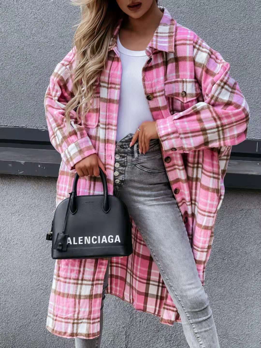 Oversized checkered jacket for women in a casual chic style