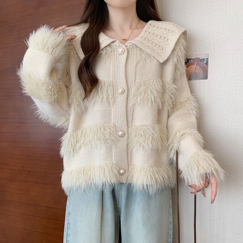 Cardigan pour femmes avec col tressé et appliqués en fausse fourrure Chic & Stil