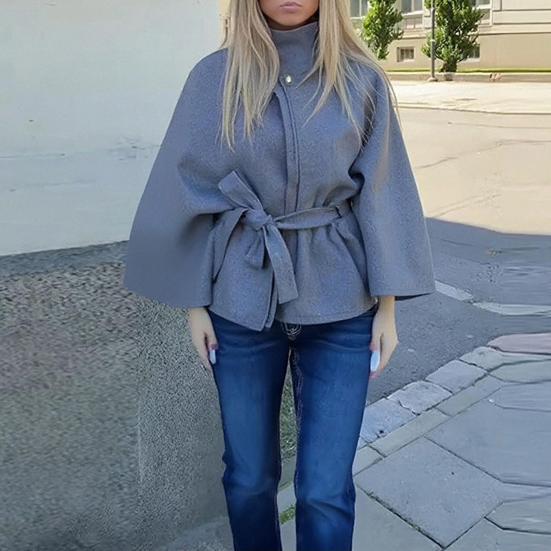 Elegant hoodie jacket for women with a loose fit and refined details Lune London