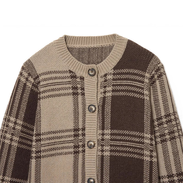 Trendy checked knit pullover for women with button placket and round neck Lune London
