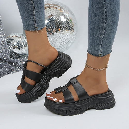 Comfortable strap sandals for ladies with trendy profile and non-slip sole Lune London