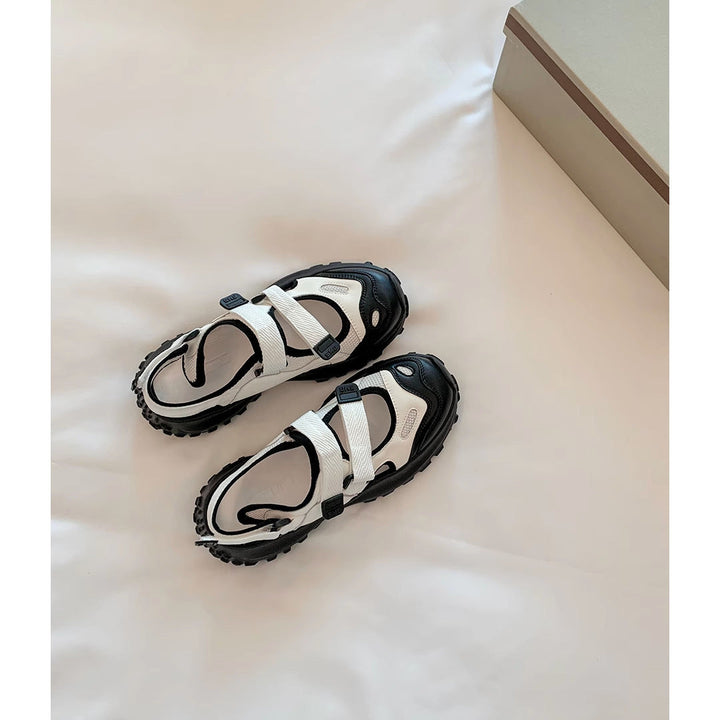 Women's Sporty Sneakers with Practical Velcro Closure and Shock-Absorbing Sole Lune London