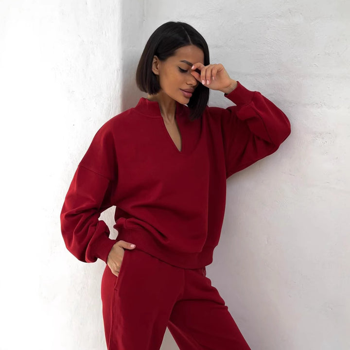 Trendy women's sweatshirt with V-neck and optimized fit Lune London