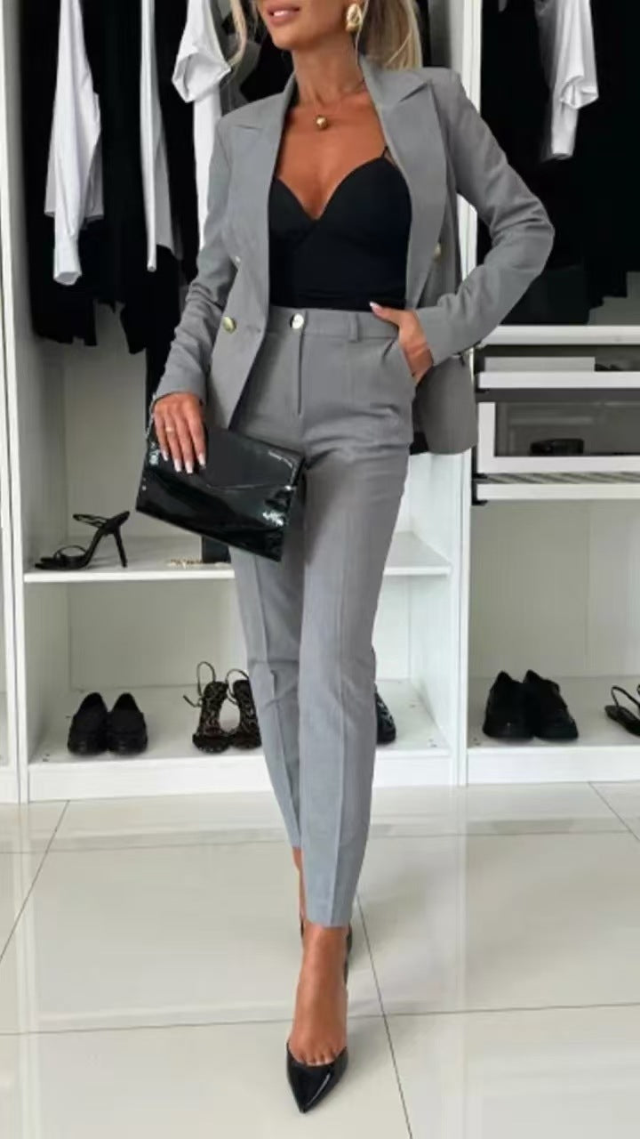 Ensemble de costume élégant pour femmes avec patte à double bouton et coupe ajustée Chic & Stil