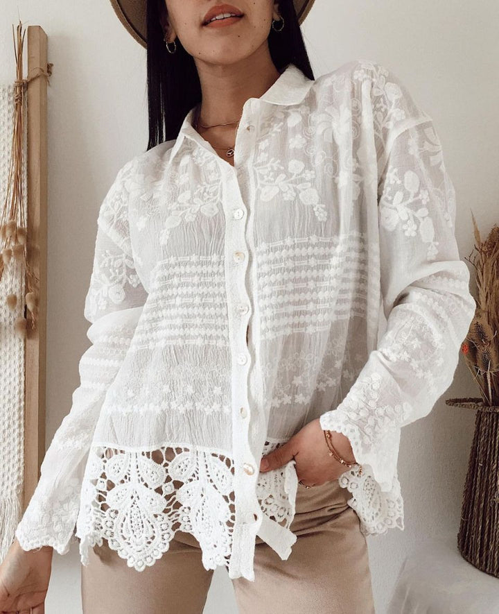 Blouse pour femmes avec broderies florales et dentelle décorative Chic & Stil
