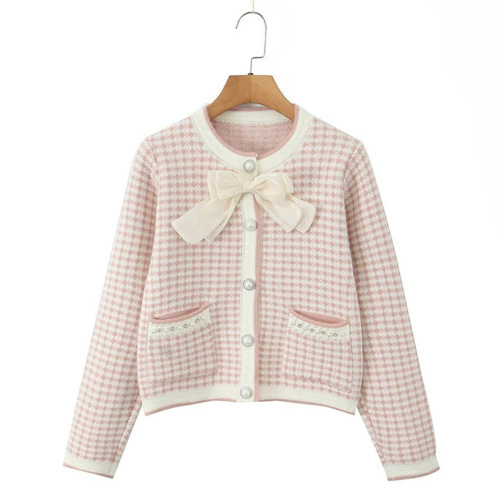 Lady's cardigan with decorative details and a charming shawl collar Lune London