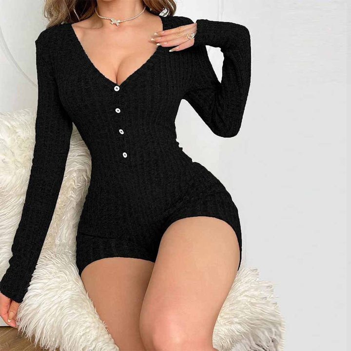 Combinaison tricotée pour femmes avec décolleté en V profond et détails de boutons Chic & Stil