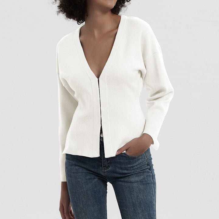 Ladies elegant V-neck cardigan with button closure Lune London
