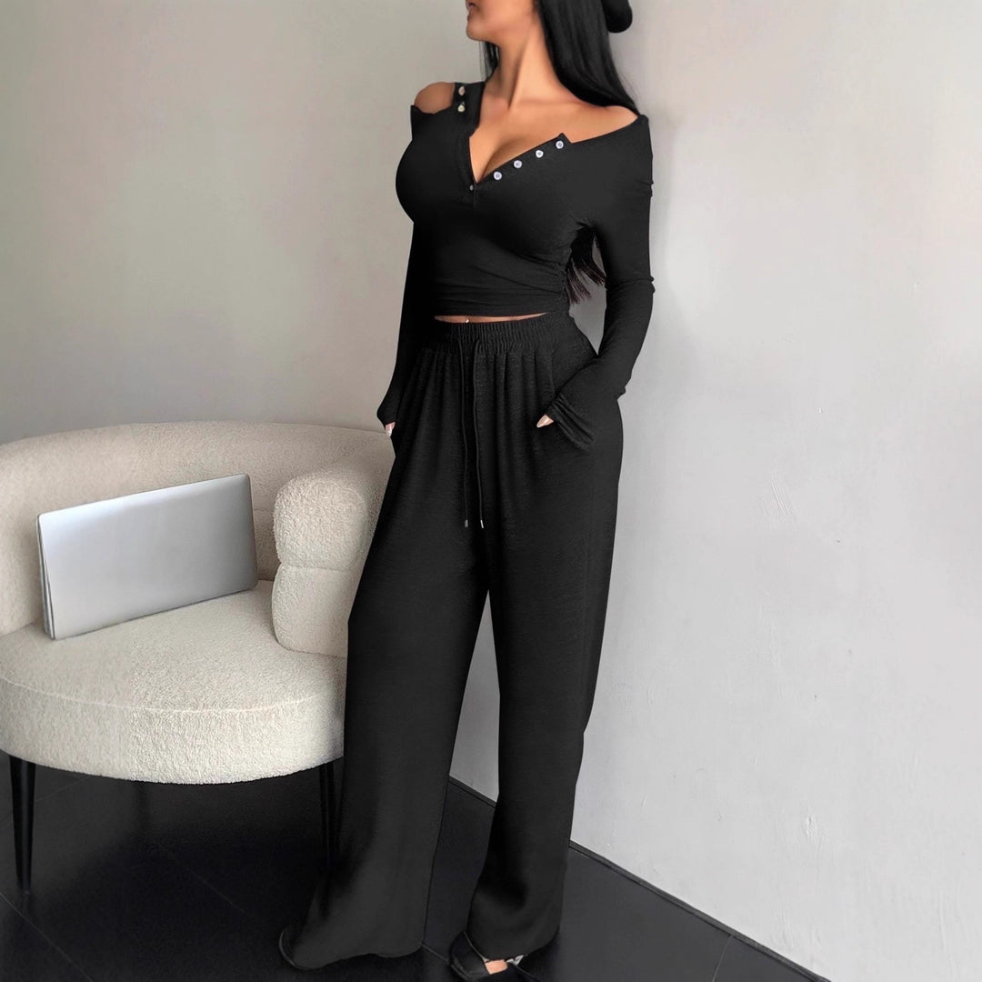 Ensemble de loisirs féminin avec détails en bouton et taille élastique Chic & Stil