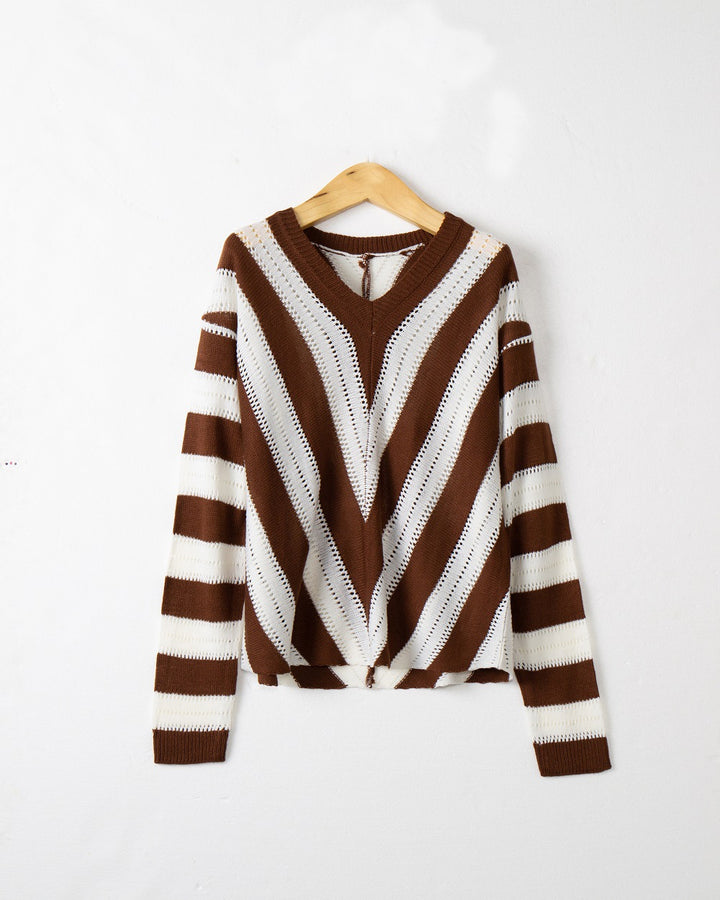 Ladies V-neck pullover with a refined striped pattern Lune London