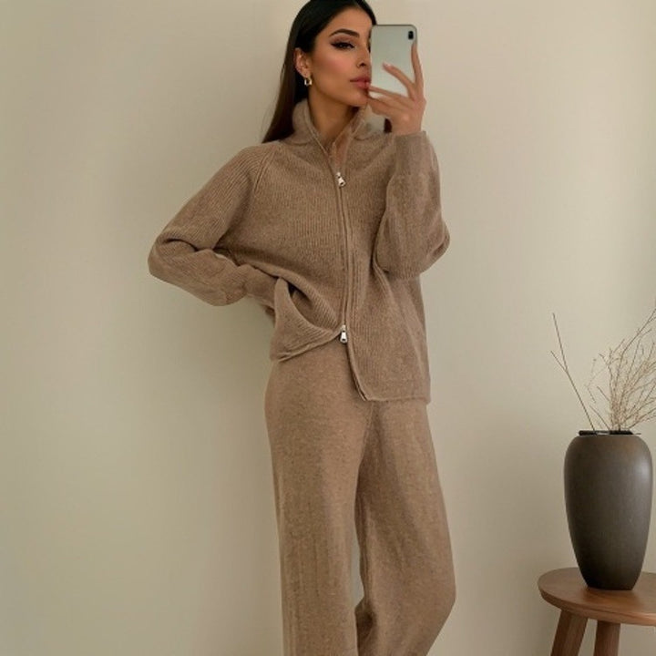 Cardigan élégant pour femme avec fermeture éclair et pantalons assortis Chic & Stil
