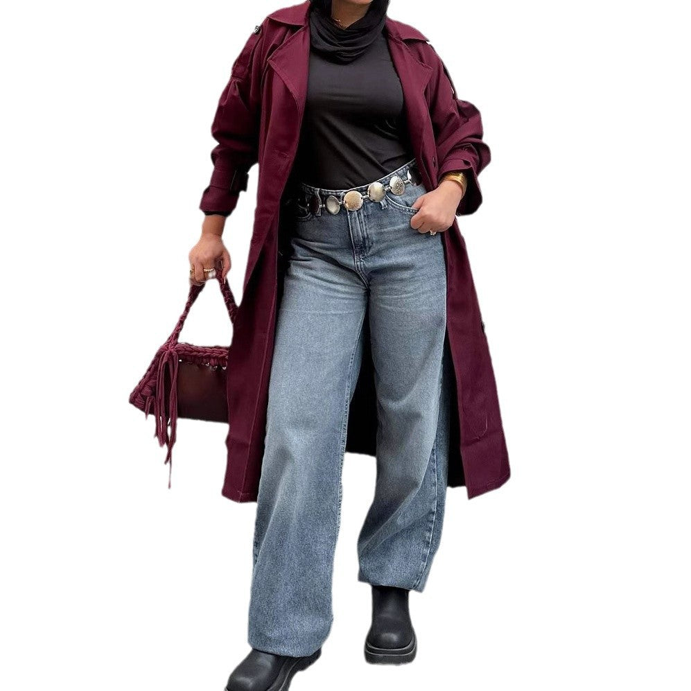 Trendy trench coat for women with an elegant cut and practical pockets Lune London