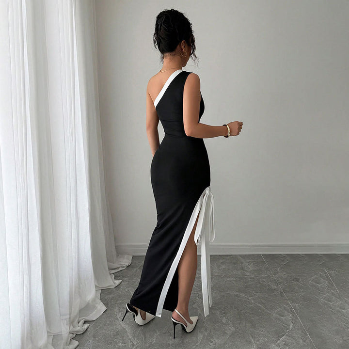 Chic & Stil Women's Bodycon Evening Dress with Asymmetrical Neckline and Side Slit