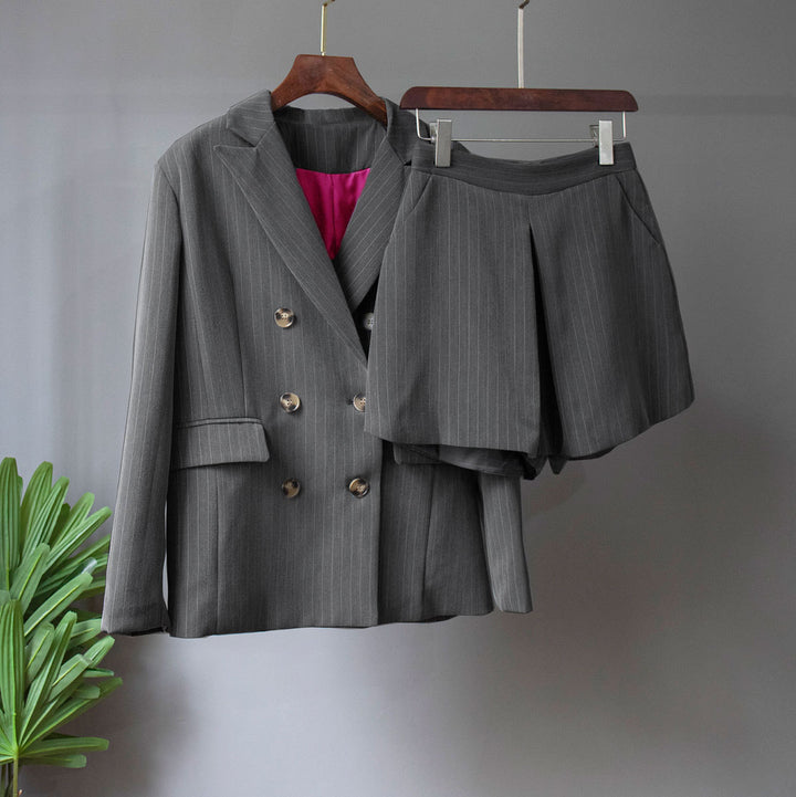 Elegant women's two-piece suit set with fitted blazer and shorts Lune London