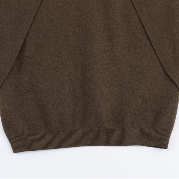 Ladies elegant oversized sweater with wide V-neck Lune London