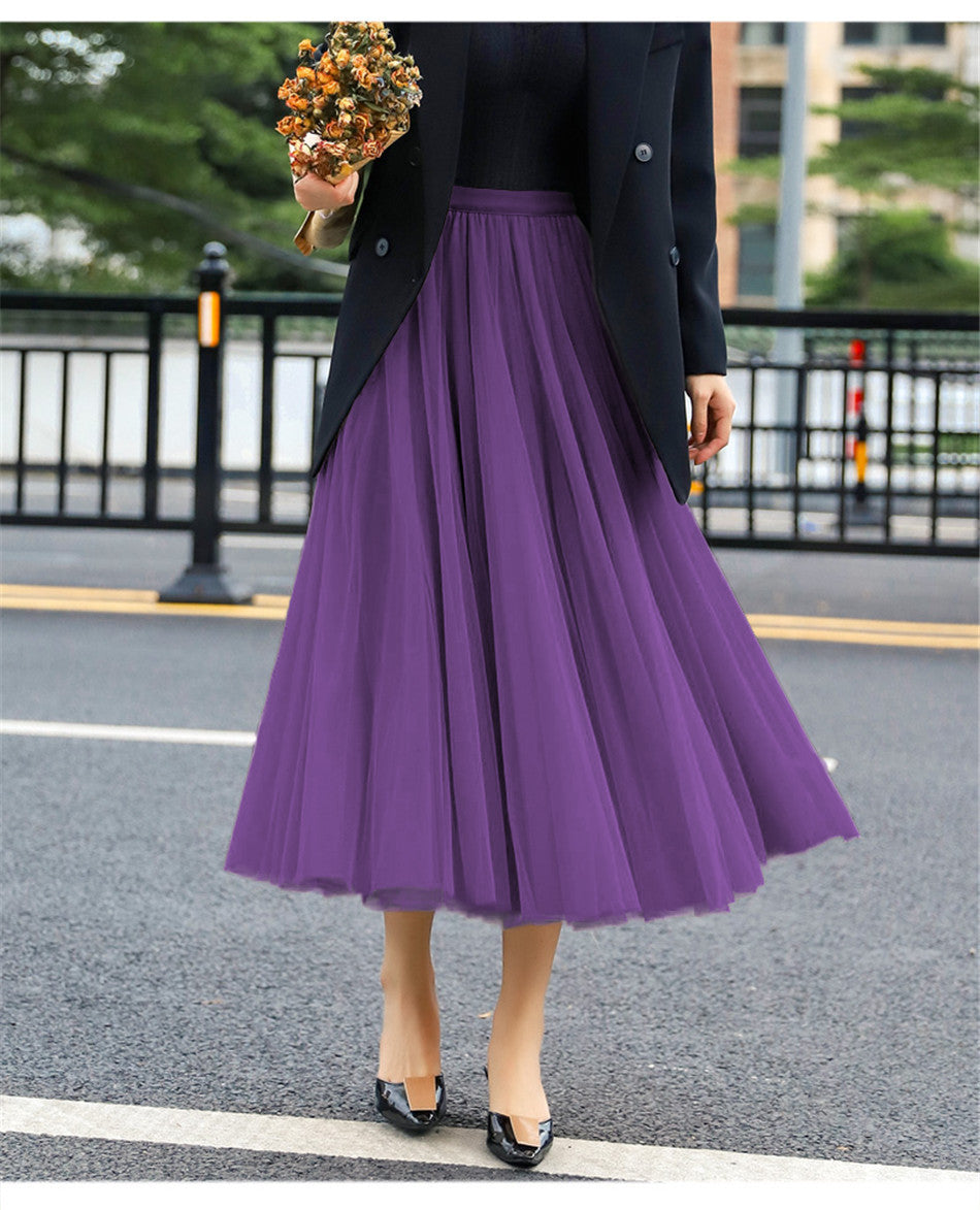 Elegant tulle skirt for women with a flared cut and an elastic waistband Lune London