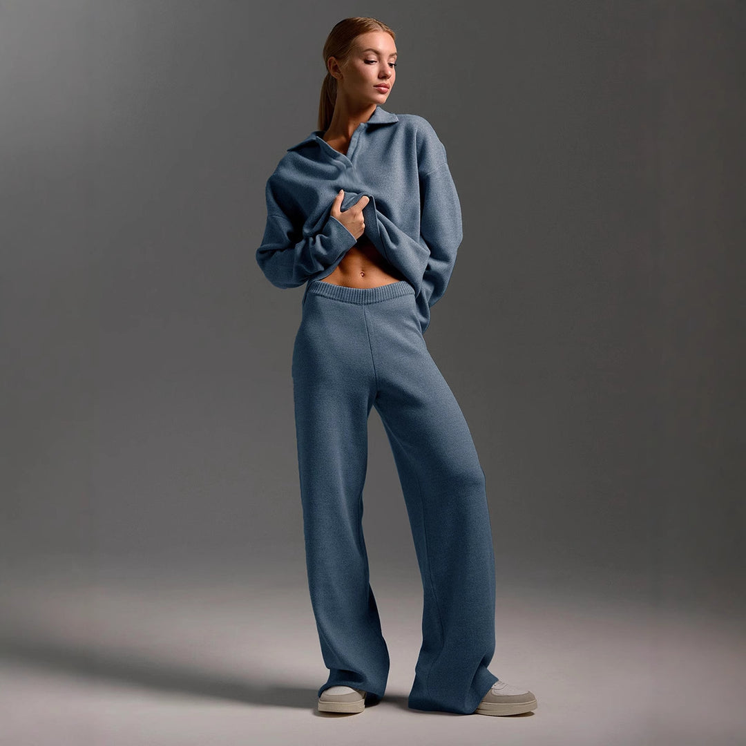 Comfortable lounge set for women with polo collar and loose fit Lune London