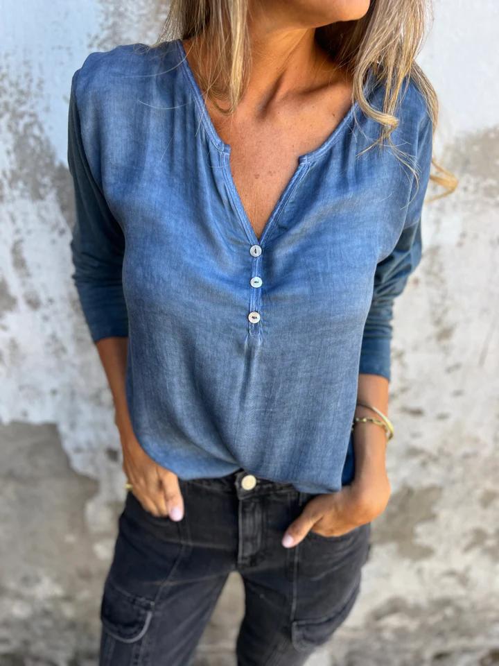 Long sleeve T-shirt for women with button details and elegant V-neck Lune London