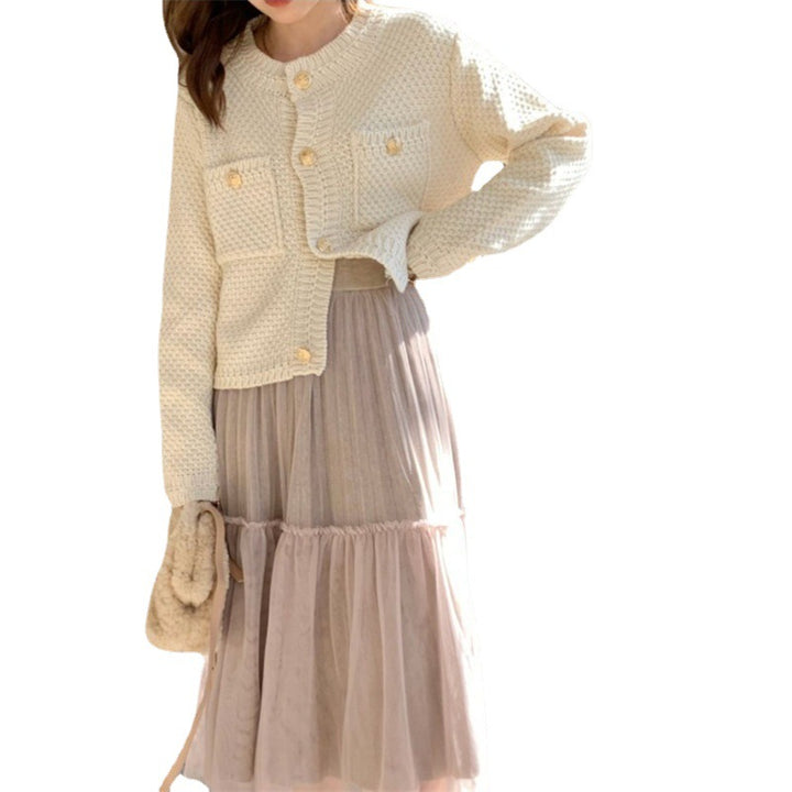 Cardigan pour femmes avec boutons décoratifs et design texturé Chic & Stil