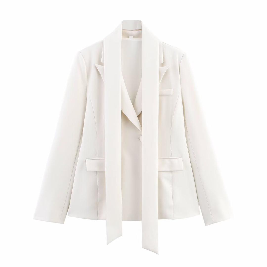 Elegant ladies' jacket with removable collar and decorative belt Lune London