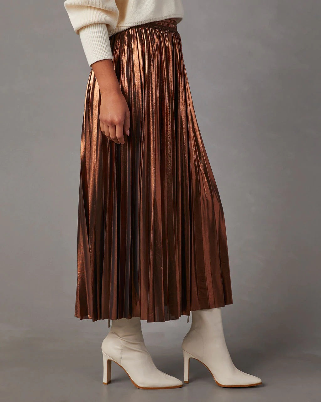 Women's Pleated Maxi Skirt made of shiny material Lune London