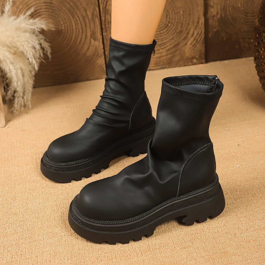 Fashion boots for ladies with lined design and robust profile Lune London