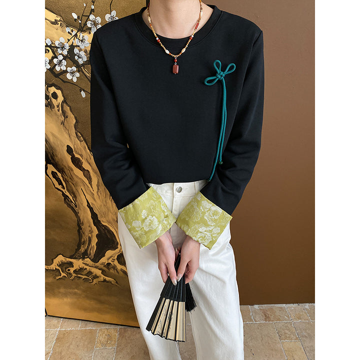Ladies Fashionable Sweatshirt with Floral Collar Chic & Stil