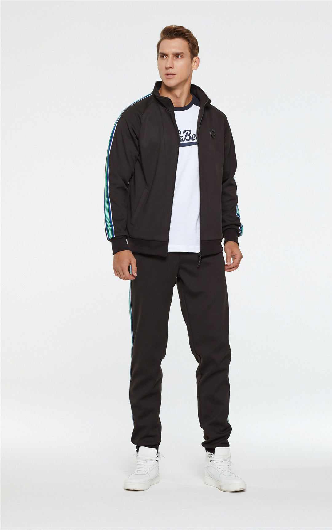 Casual tracksuit for men with practical pockets and breathable materials Lune London