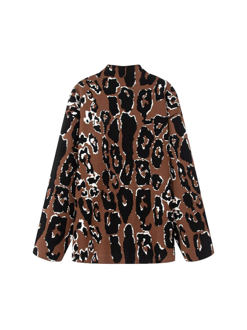 Casual women's sweater with animal print Lune London
