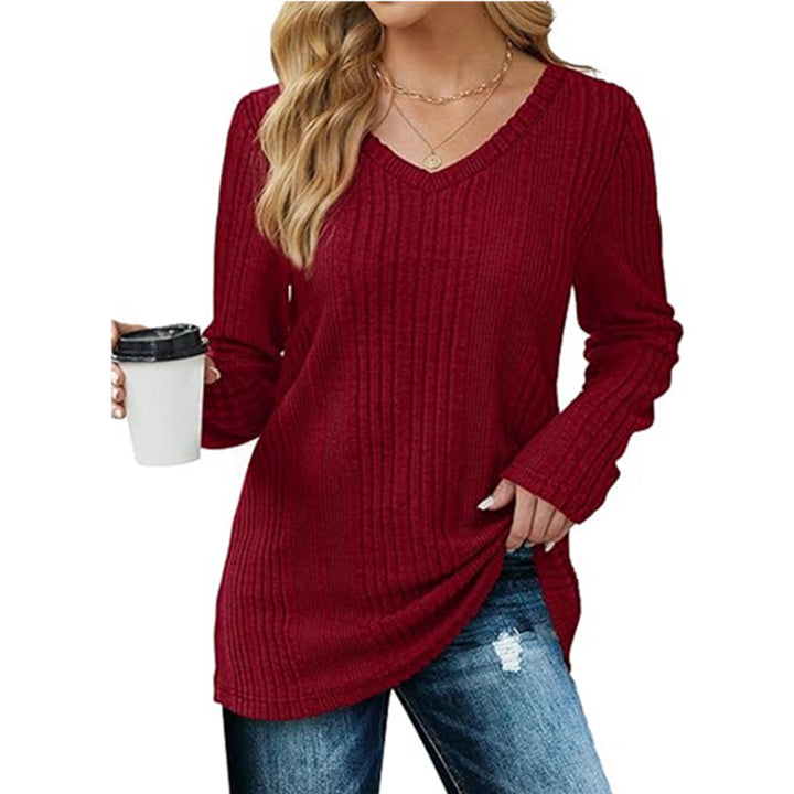 Fashionable women's V-neck sweater with ribbed structure Lune London