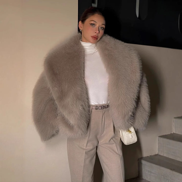 Women luxurious faux fur cape Lune London